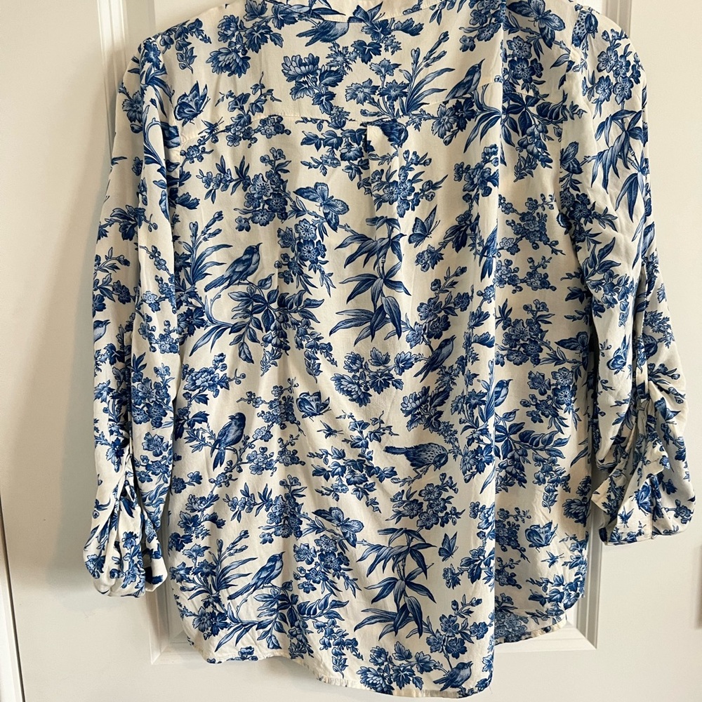 Oasis Floral Bird Print blue and white shirt - Picture 4 of 6